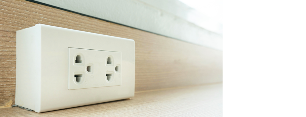 エアコン試運転をする前に電源プラグ確認