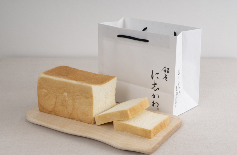 水にこだわる高級食パン