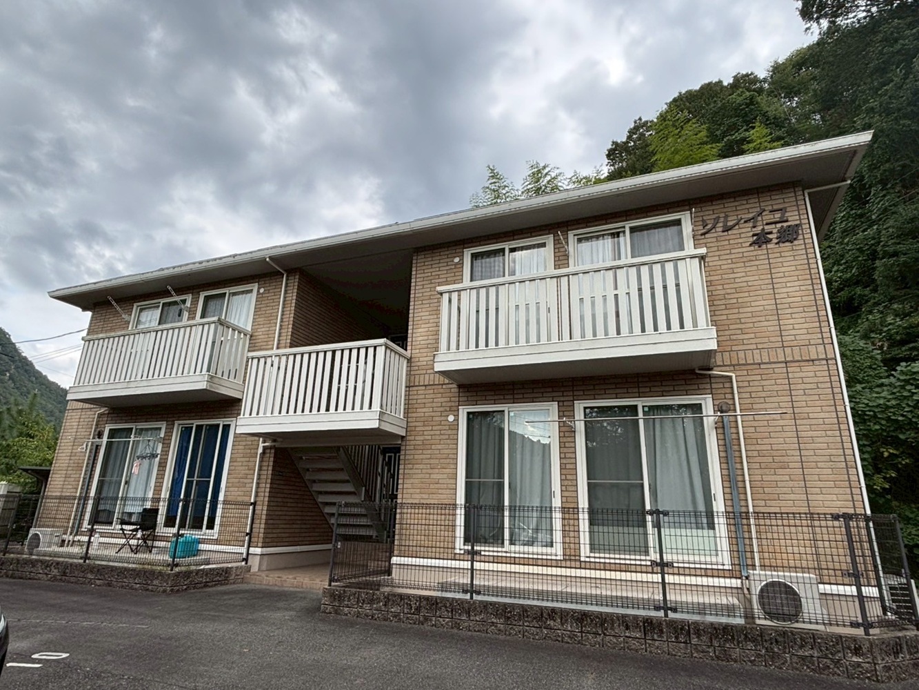 三原市本郷北4丁目収益物件ソレイユ本郷外観