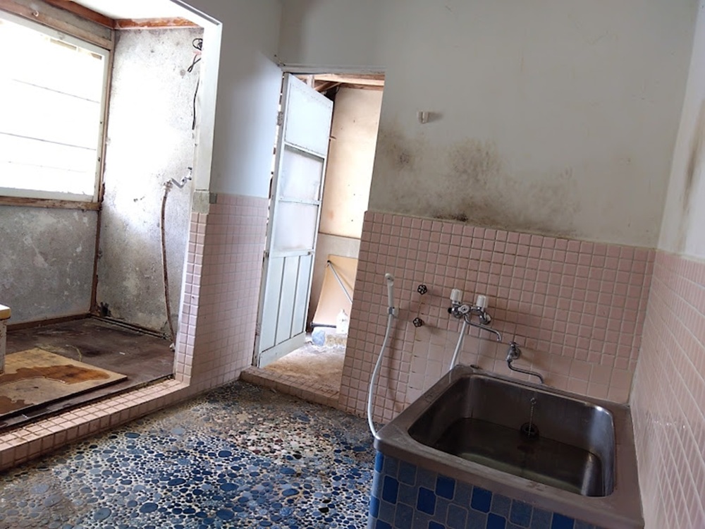 神石高原町の水回りリフォーム事例｜浴室・トイレ改修＋ガス給湯器取替お風呂ビフォー