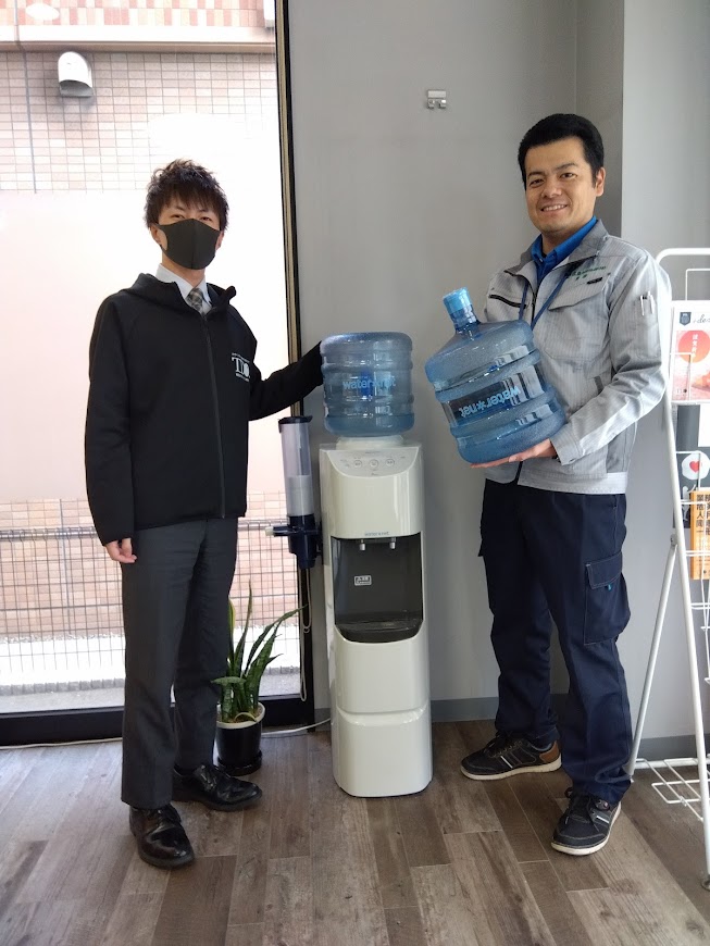 【福山市】ウォーターサーバー設置により、お客様のお飲み物をお出しする際に活躍しますとのお声
