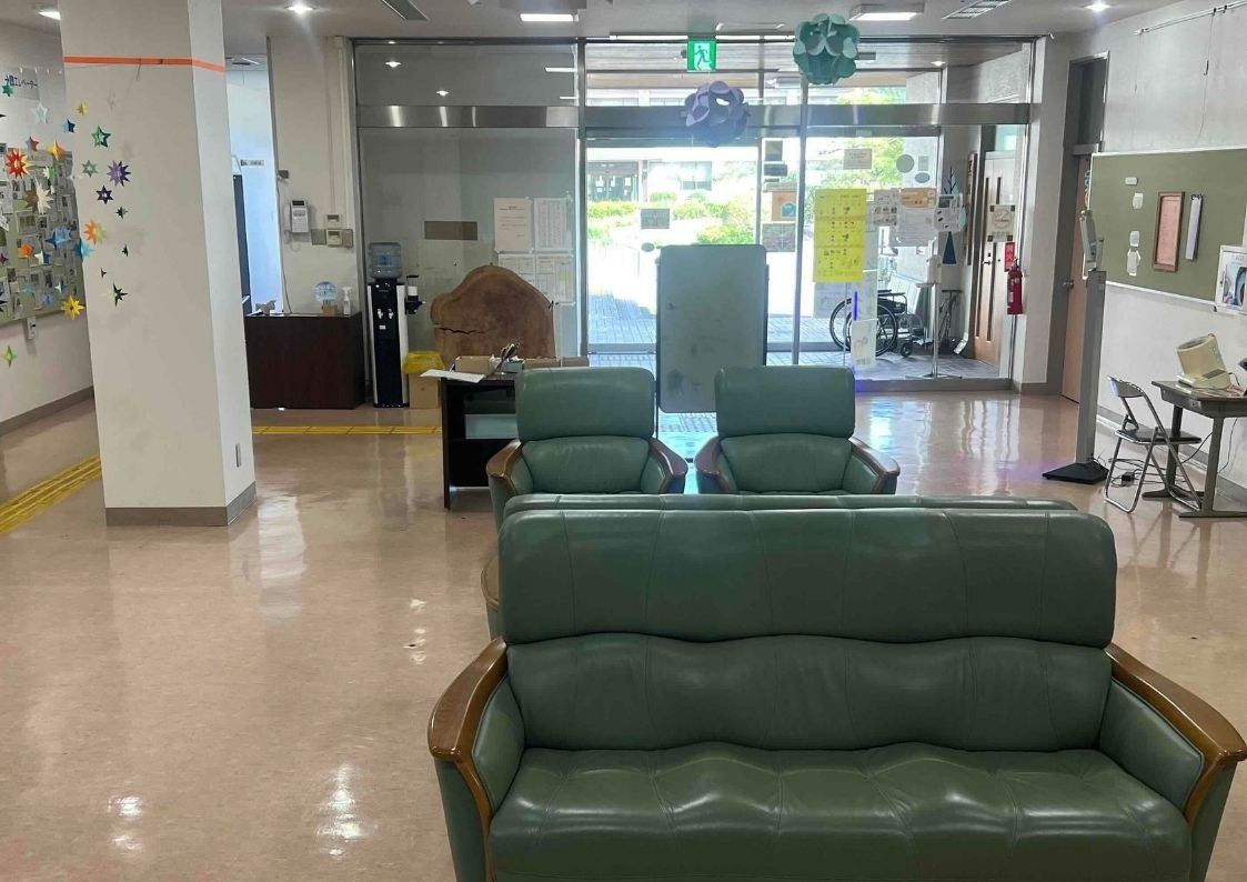 【日野町】役場・図書館・公民館にウォーターサーバーを設置|熱中症対策・防災にも活用⑧-2公民館 設置後ロビー